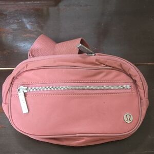 Lululemon Wunderlust Belt Crossbody Bag 1.8L - Brier Rose Pink Bum Fanny Pack